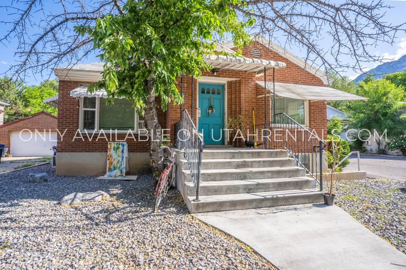 Provo House: 547 E 400 N