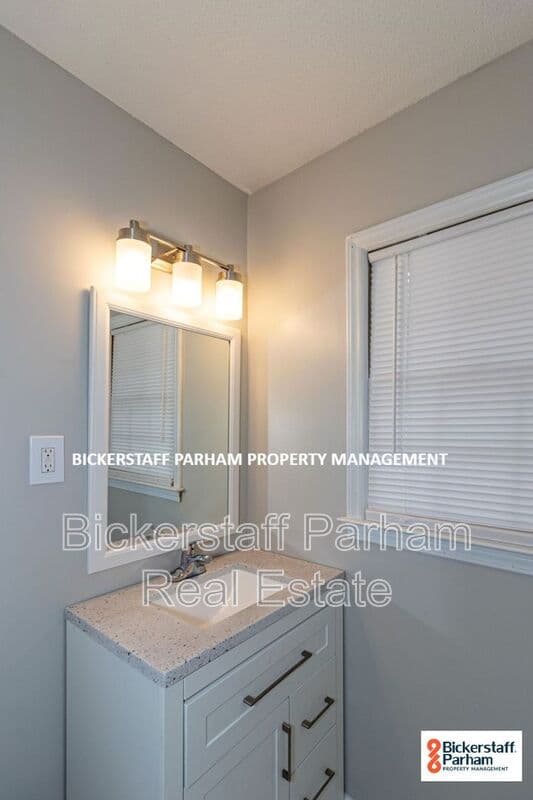 Columbus House: 2395 Agnes Dr.