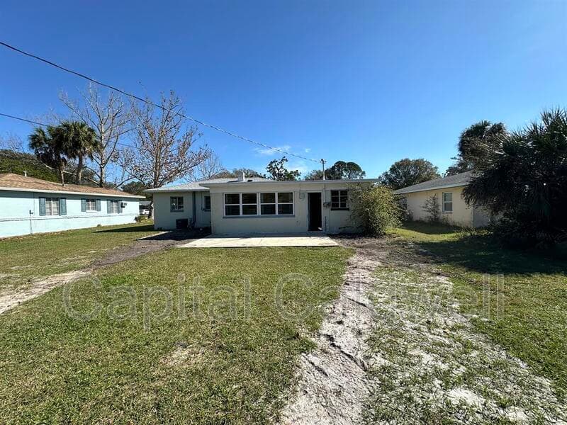 Clearwater House: 18 N Meteor Ave