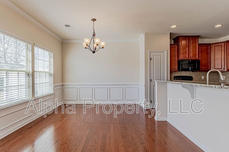 Greer Townhome: 12 Irvington Dr