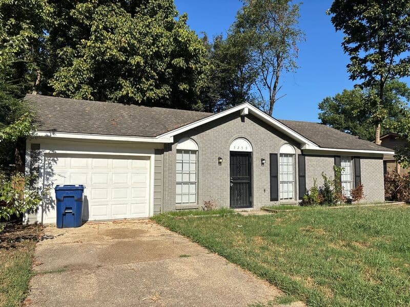Memphis House: 5259 Cedar Bluff Dr