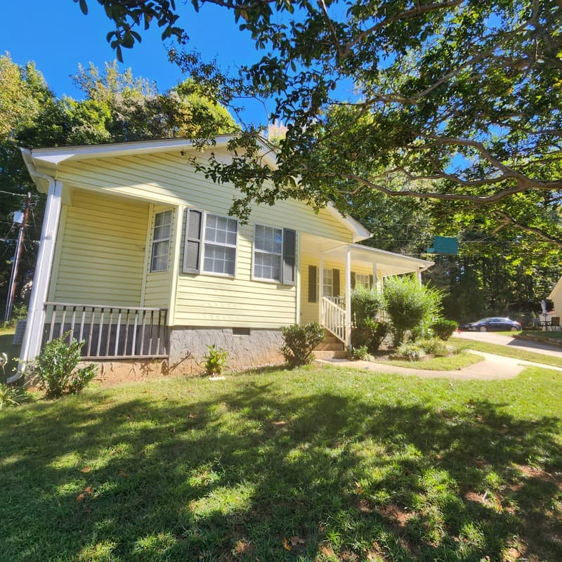 Taylors House: 24 Lee Way