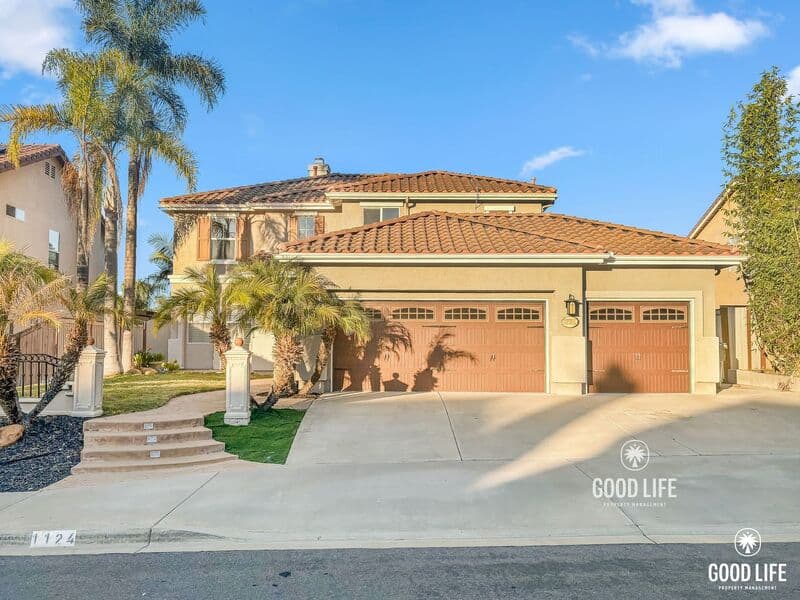 Oceanside House: 1124 Brighton Dr