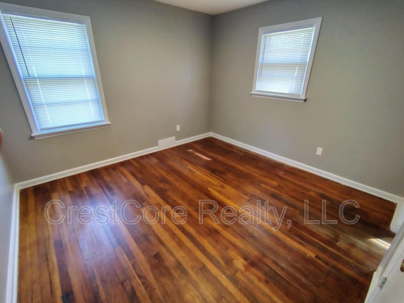 Memphis House: 1688 Haywood Ave