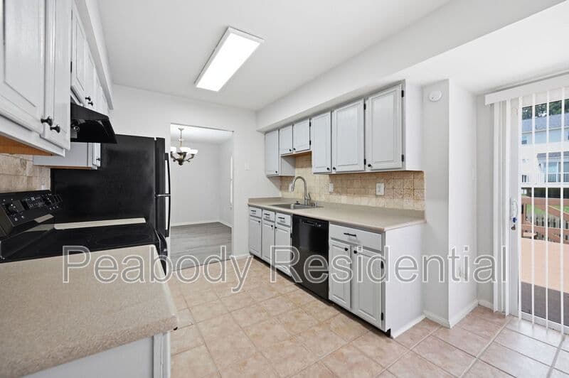 Great Falls House: 10609 Oxford Ct