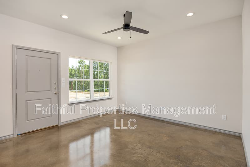Tyler Condo: 13554 Farm to Market Road 14 - 10