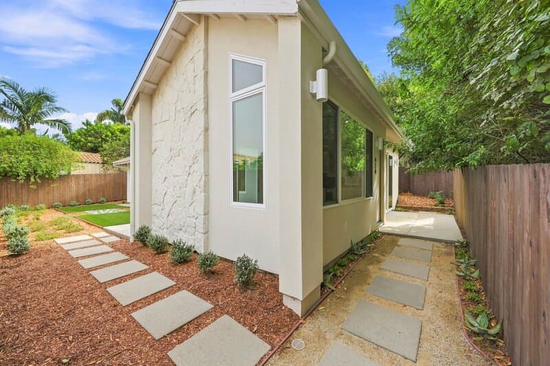 Solana Beach House: 424 North Rios Avenue