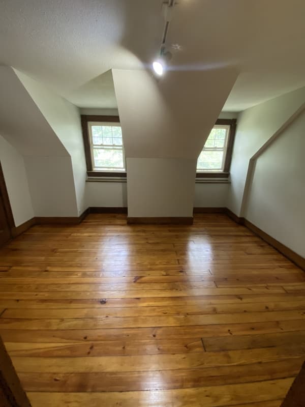 Hartford Condo: 442 Farmington Avenue - 3W
