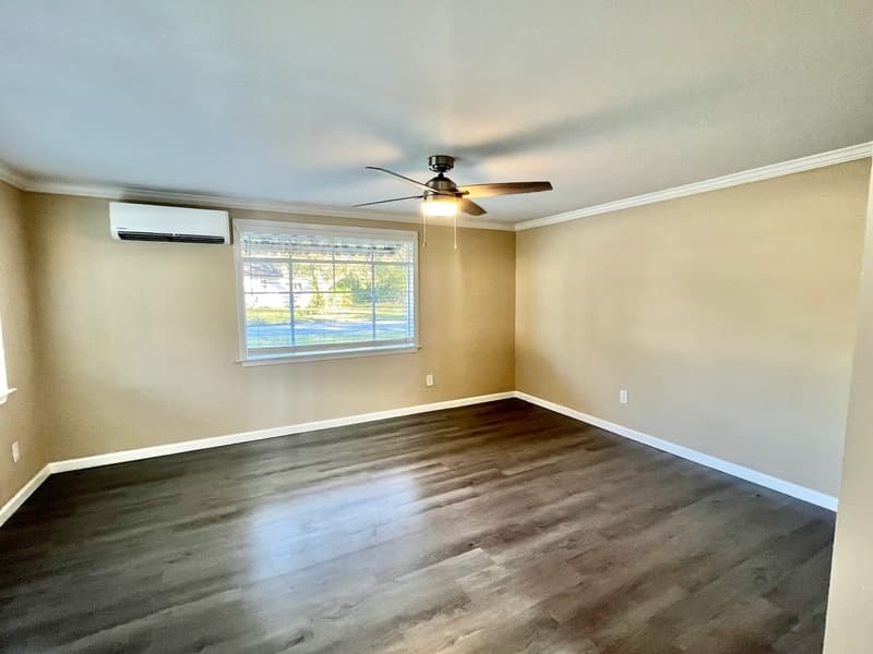 Crestview House: 401 Brett Street South - 401