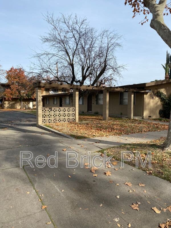 Merced House: 351 W. 21st Street