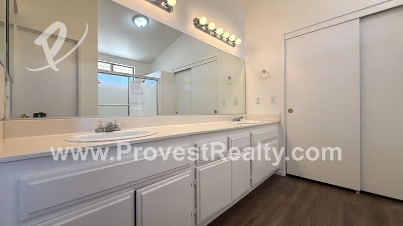 Victorville House: 14601 Pony Trail Rd