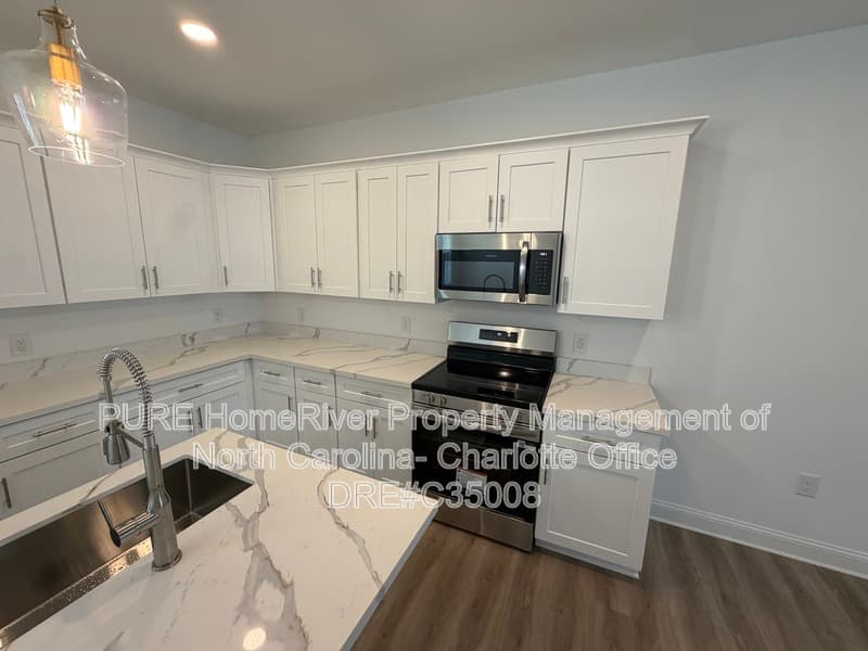 Charlotte Townhome: 2106 Bombay Way