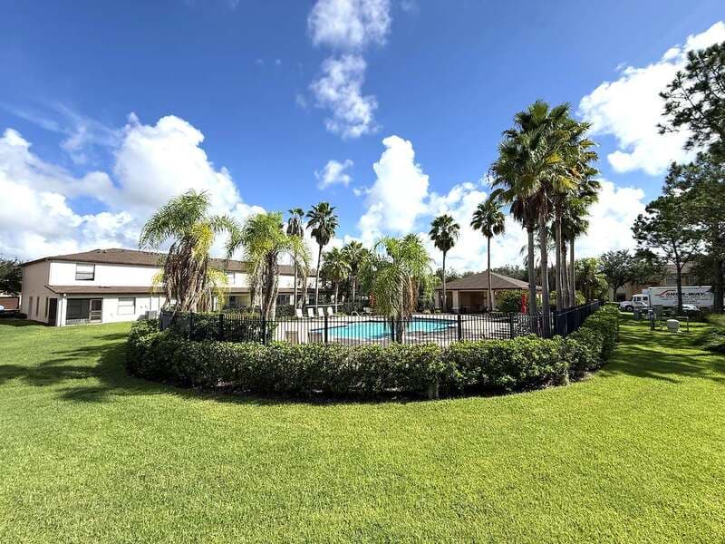 Brandon Townhome: 2516 Oleander Lakes Drive