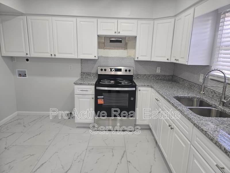 Norfolk Condo: 9523 18th Bay Street