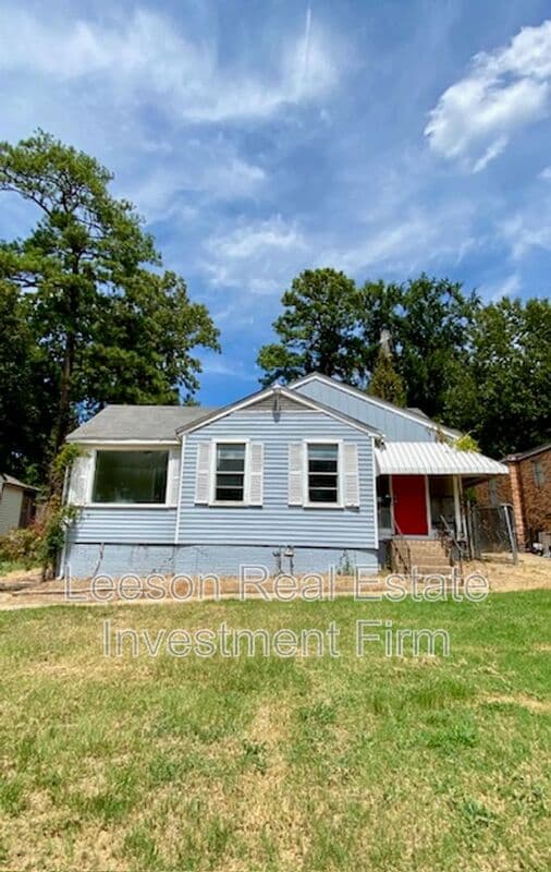 Shreveport House: 3524 Michigan Blvd