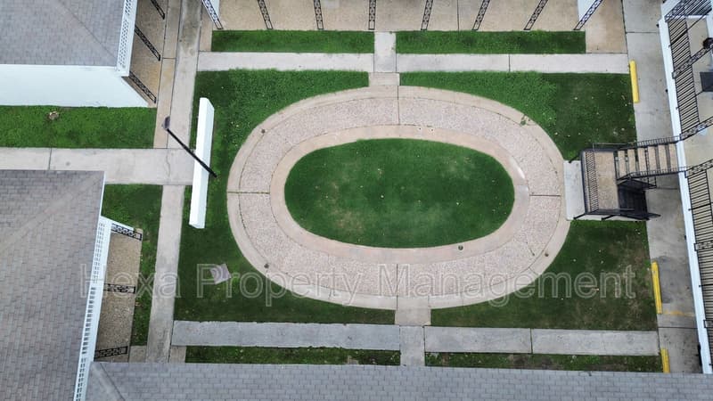 Houston Condo: 4742 Yale St.