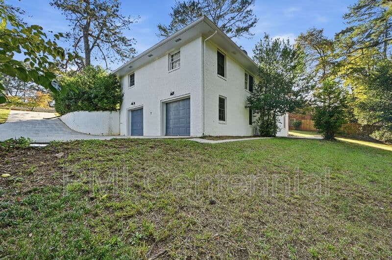 Decatur House: 3438 Springside Drive