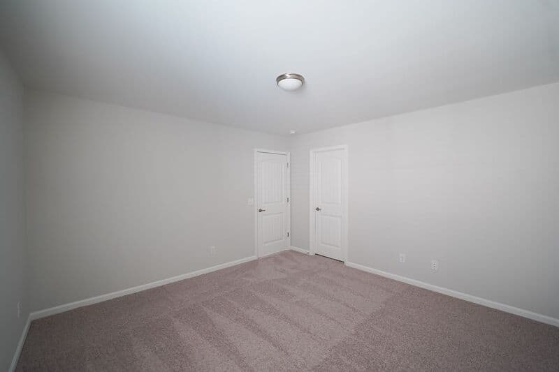 Savannah House: 257 Brookline Dr