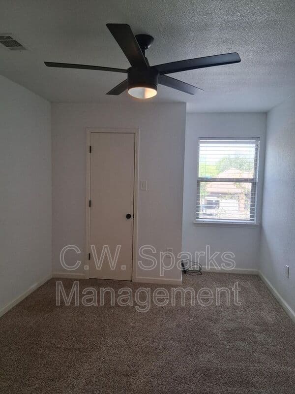 Grapevine House: 1503 Laguna Vista Way