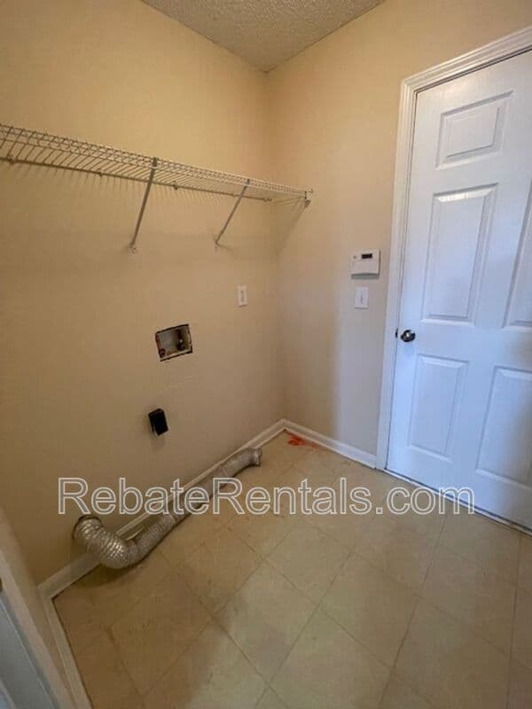Jacksonville House: 5009 Grand Lakes Drive