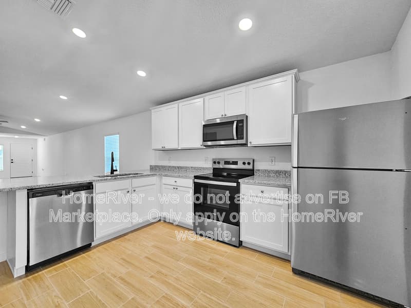 Brooksville House: 29543 Fedora Cir