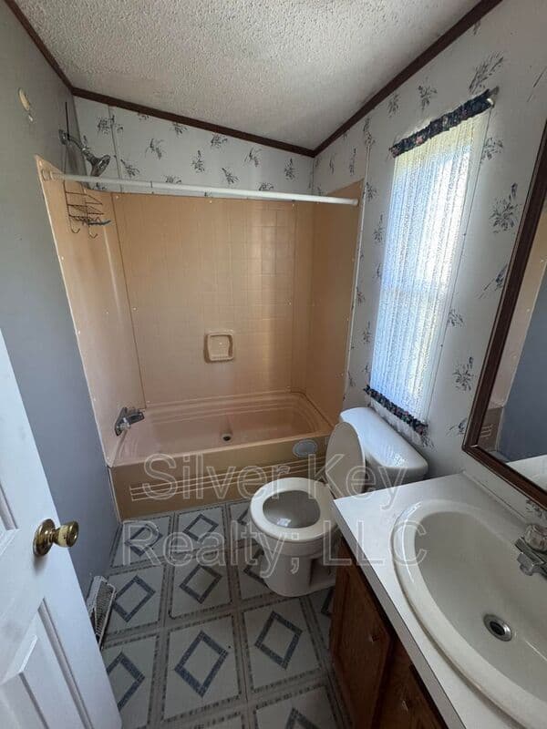 Riceville House: 673 County Road 135
