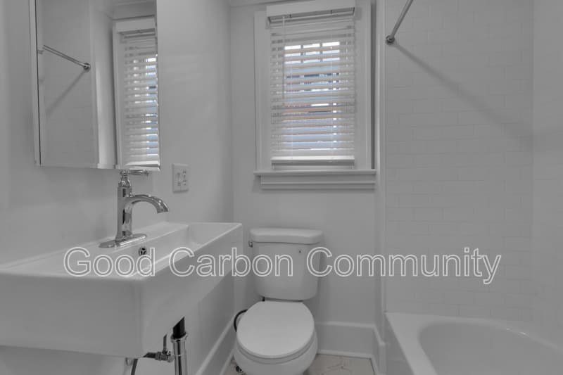 Kenmore Condo: 16-42 Chapel Rd