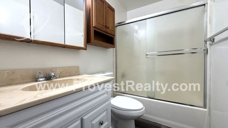 Apple Valley House: 13191 Kiowa Rd