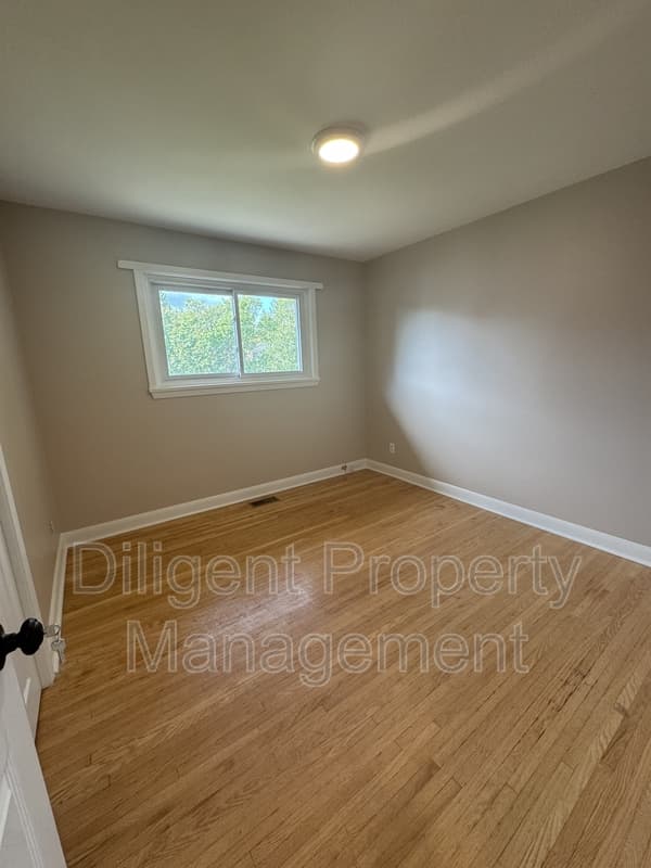 Peterborough House: 1209 Trentway Vista
