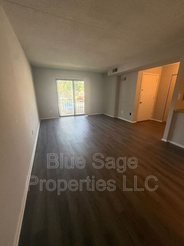 Wallingford Condo: 722A Putnam Blvd