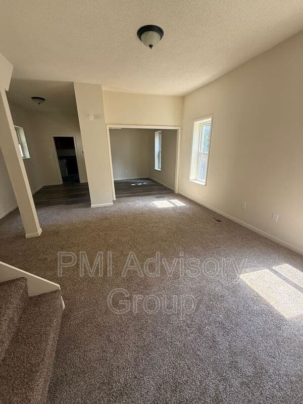 Topeka House: 420 SW Clay St