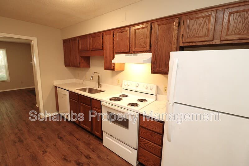 Raleigh House: 3905 Lexington Drive