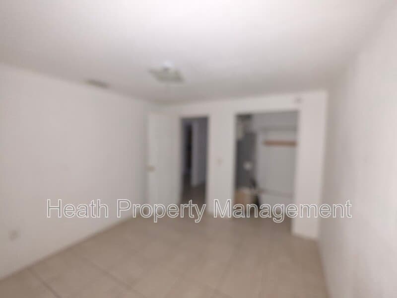 Largo House: 504 6th Ave NW