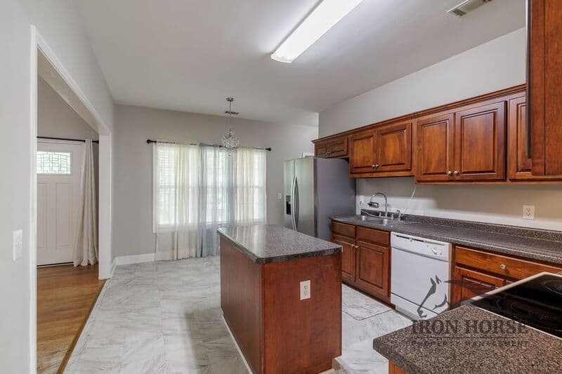 Athens House: 411 Timber Creek Dr