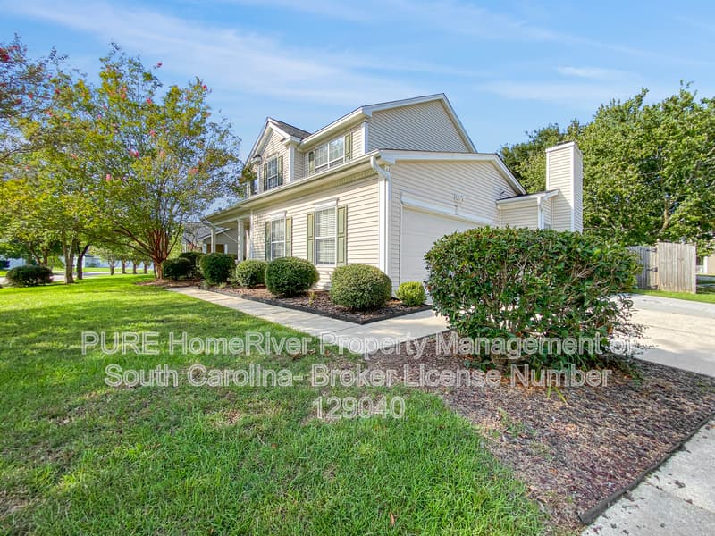 Goose Creek House: 109 Rockdale Ln
