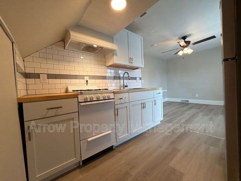 Lincoln Condo: 136 North 27th Street