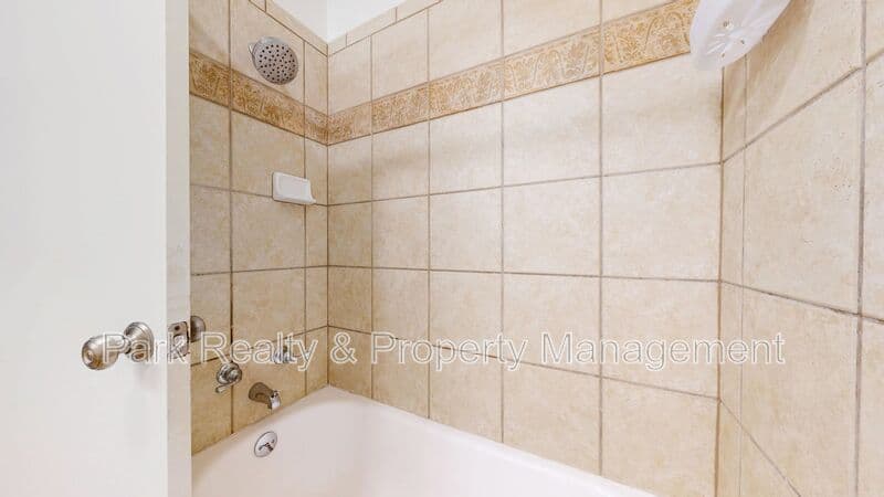 Aurora House: 2946 S Moline Pl