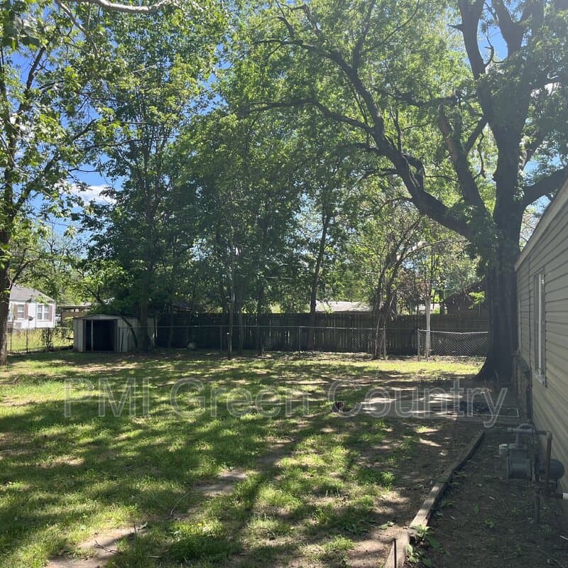 Tulsa House: 5523 S Madison Ave