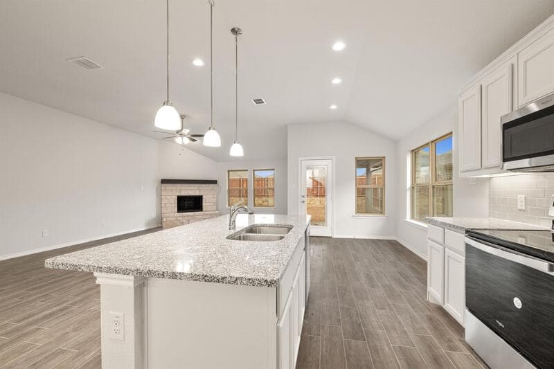 Aubrey House: 635 Frio Lane