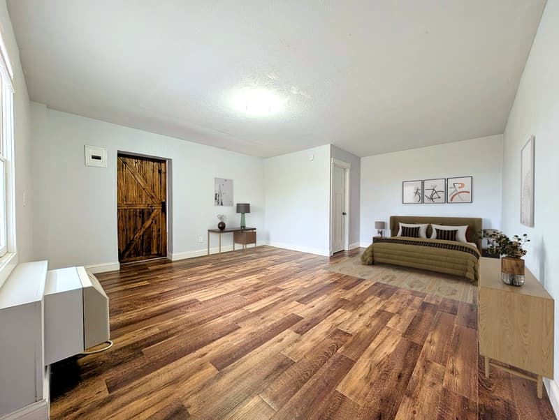Pella Condo: 205 Oskaloosa Street - 201