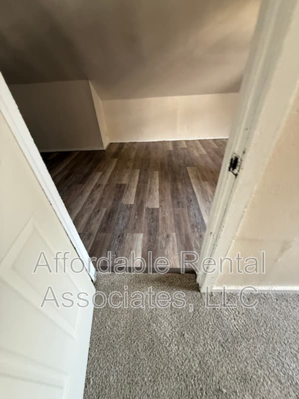 Milwaukee Condo: 1569 S 10th St