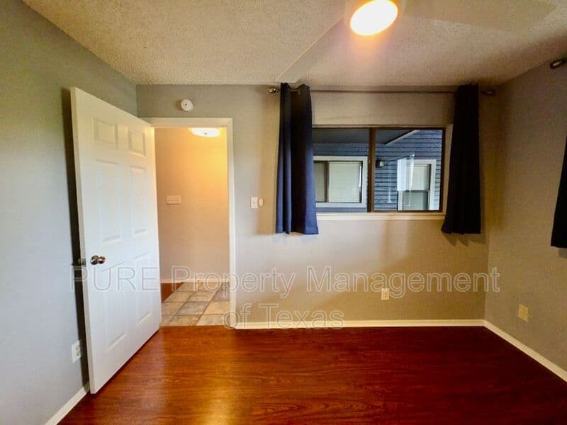 Austin Condo: 2500 Burleson Rd