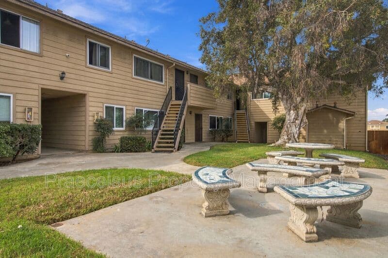 Imperial Beach House: 1292 Holly Ave