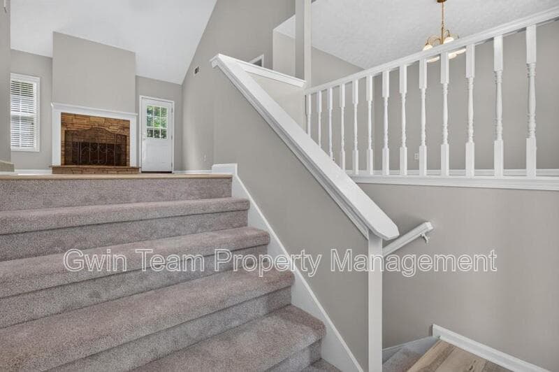 Monroe House: 4025 Hemingway Dr