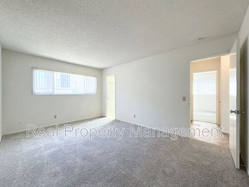 Vista Condo: 259 Alestar Street