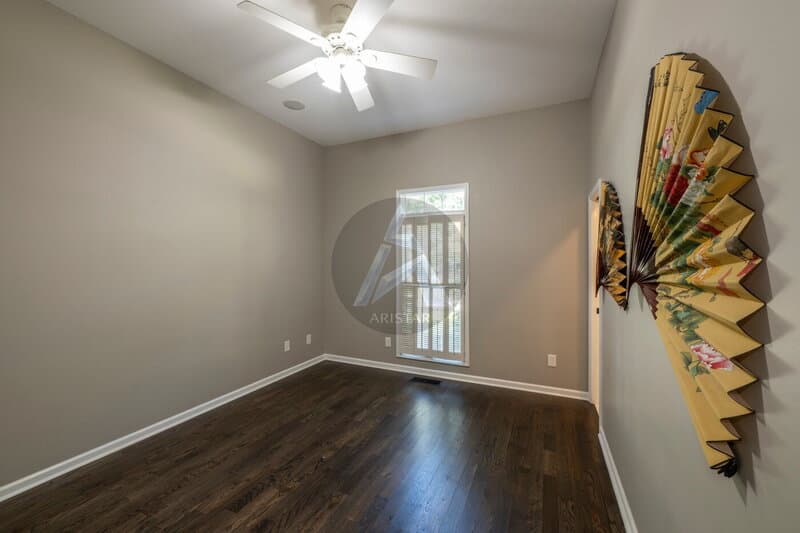 Kennesaw House: 5211 Hadaway Rd NW