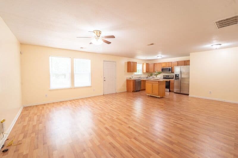 Port Wentworth House: 7 Gimbal Cir