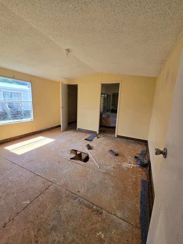 Fayetteville House: 2115 Cattail Cir