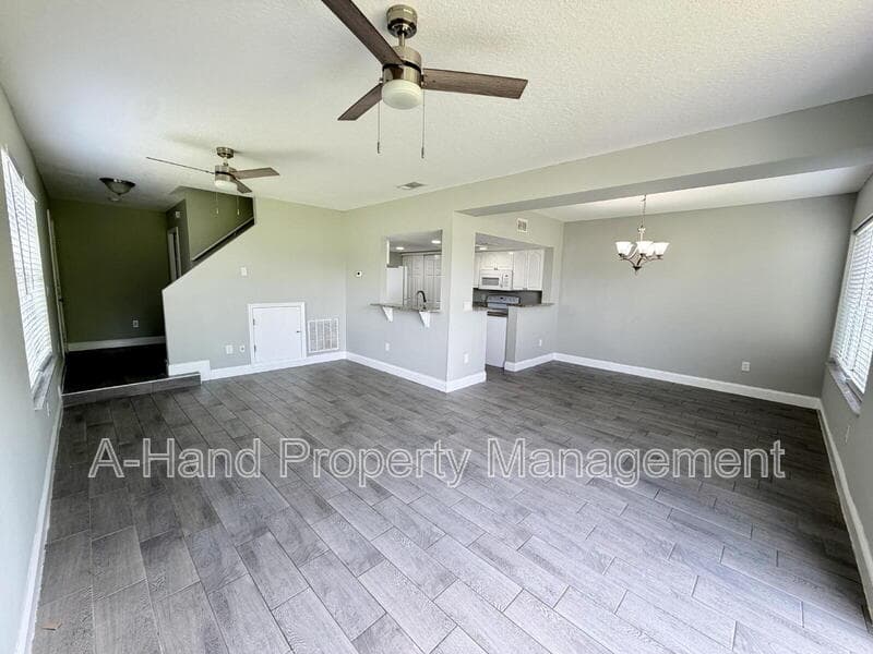 Davenport Condo: 1334 Washington Palm Loop