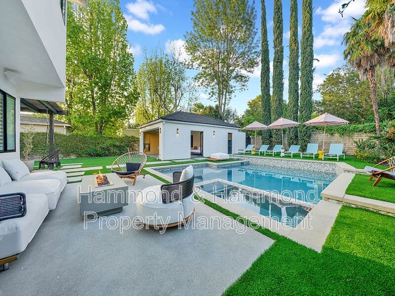 Sherman Oaks House: 15440 Varden St.